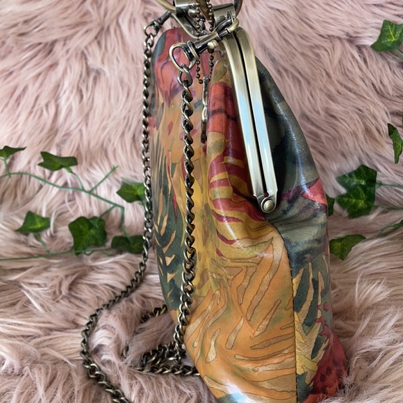 Hand crafted Leather Crossbody - Picture 4 of 9